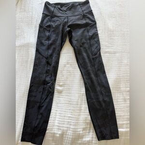 Lululemon Fast & Free Leggings Size 4 Black Camo Nulux High Rise Pockets
